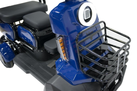 Электроскутер четырехколесный Rutrike Квадро красный